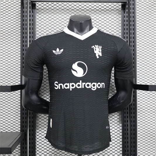 Manchester United Vista 2024-25