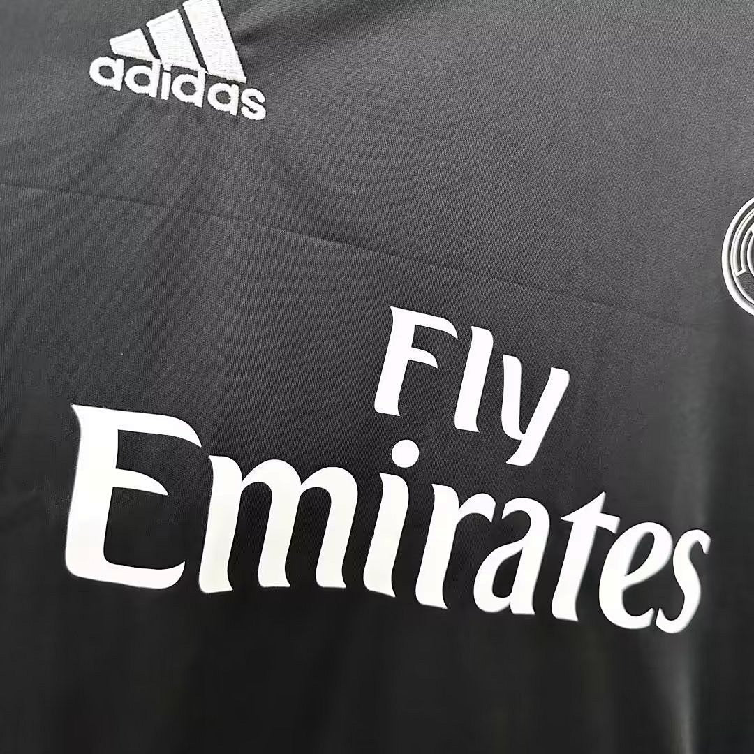 Real Madrid 2016-17 Visita Retro