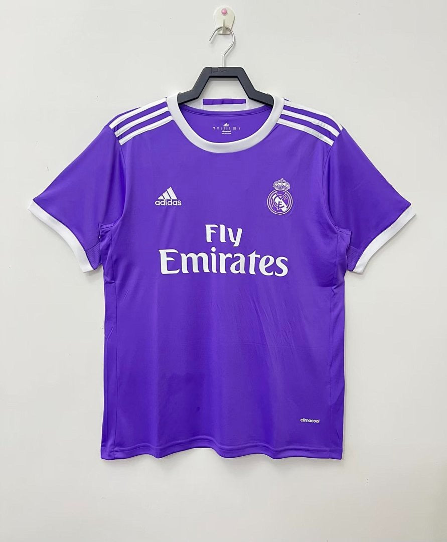 Real Madrid 2016-17 Visita Retro