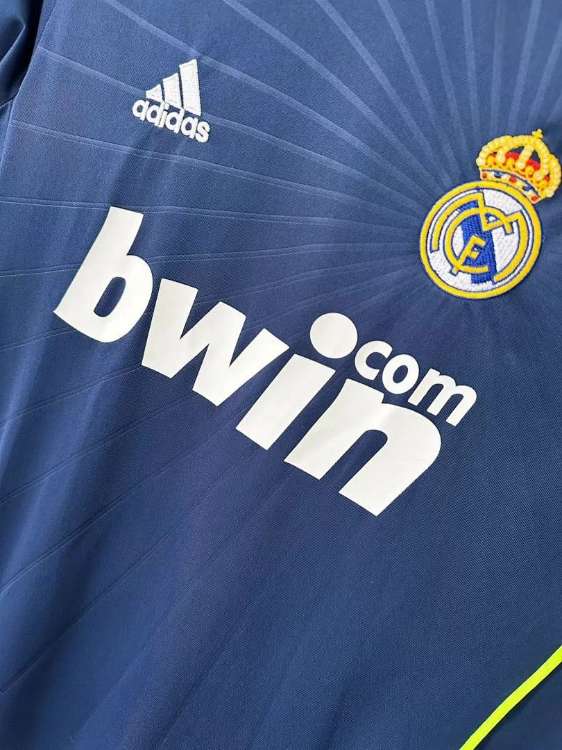 Real Madrid 2010-11 Retro