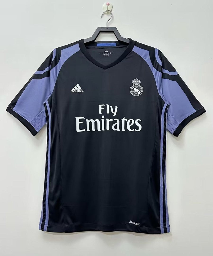 Real Madrid 2016-17 Visita Retro